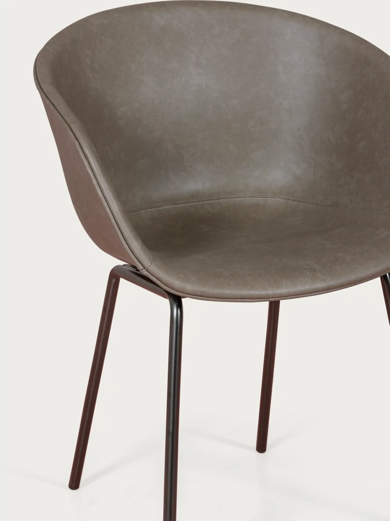 Silla vintage con reposabrzos tapizada en polipiel encerado - Denver FurnMod - 31