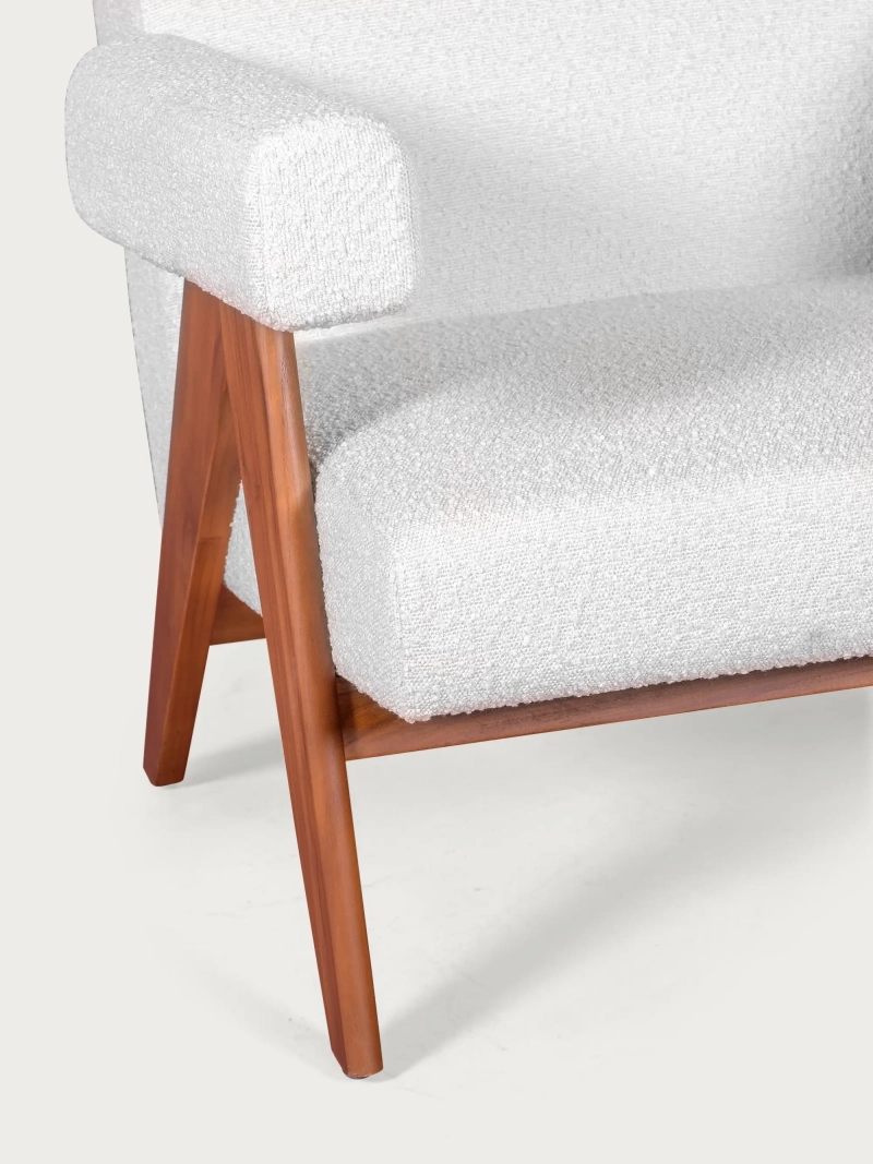 Poltrona rustica in legno massiccio di teak e rivestimento in bouclé - Compass FurnMod - 4