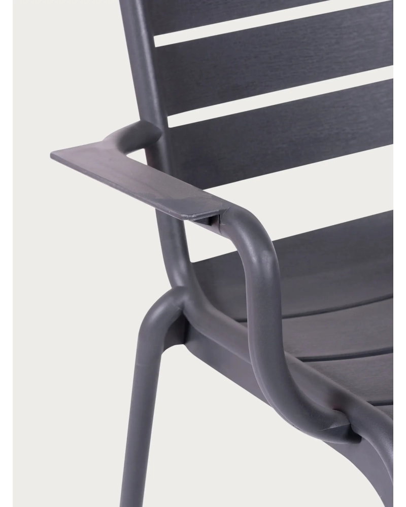 Plastic chair suitable for outdoor use - Karen FurnMod - 10