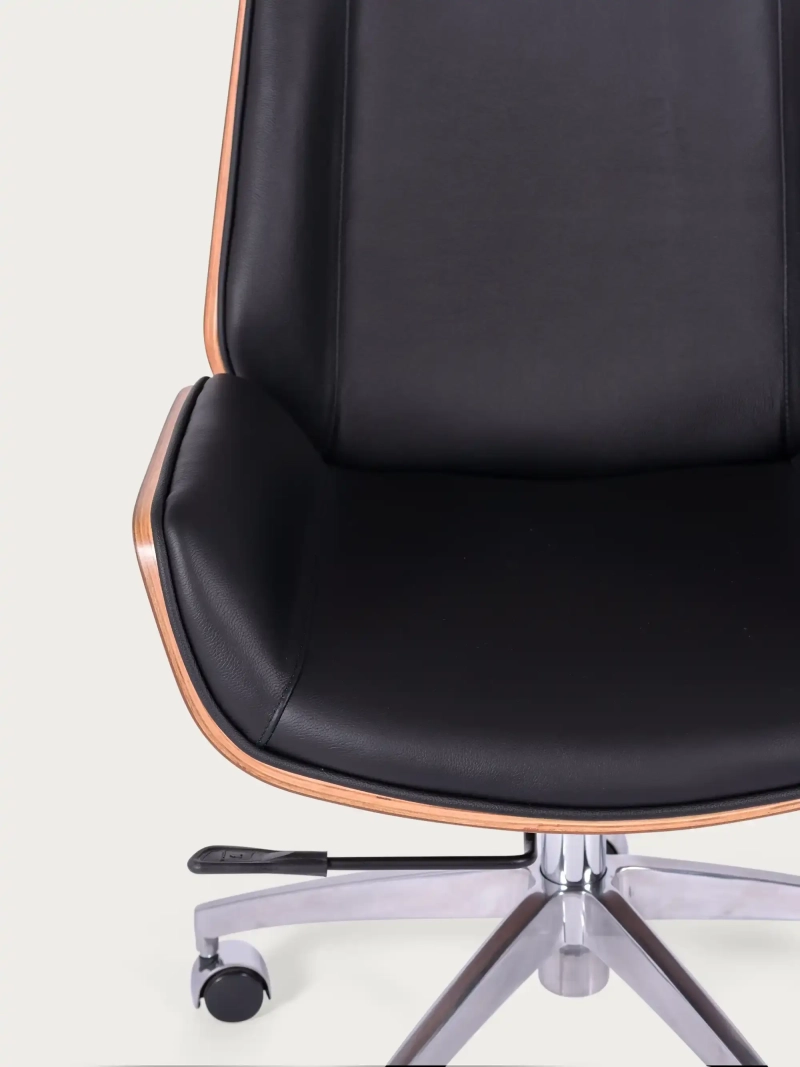 Silla de oficina con madera de nogal y tapizada en piel italiana - Nordic FurnMod - 1