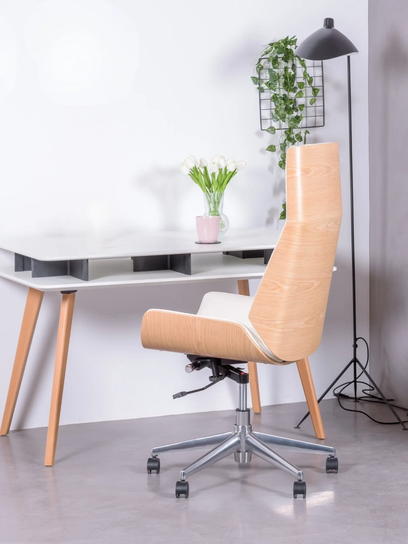 Silla de oficina con respaldo alto en madera de arce y tapizada en polipiel - Nordic S FurnMod - 1