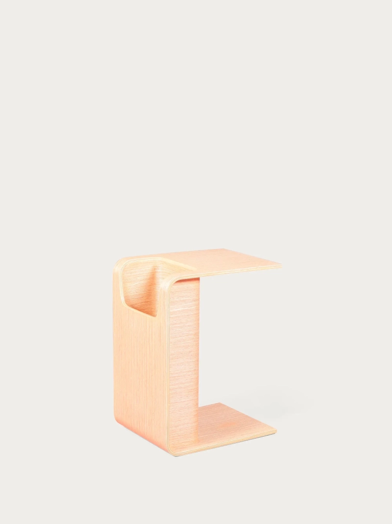 Design sivupöytä saarni puusta - Liam FurnMod - 1