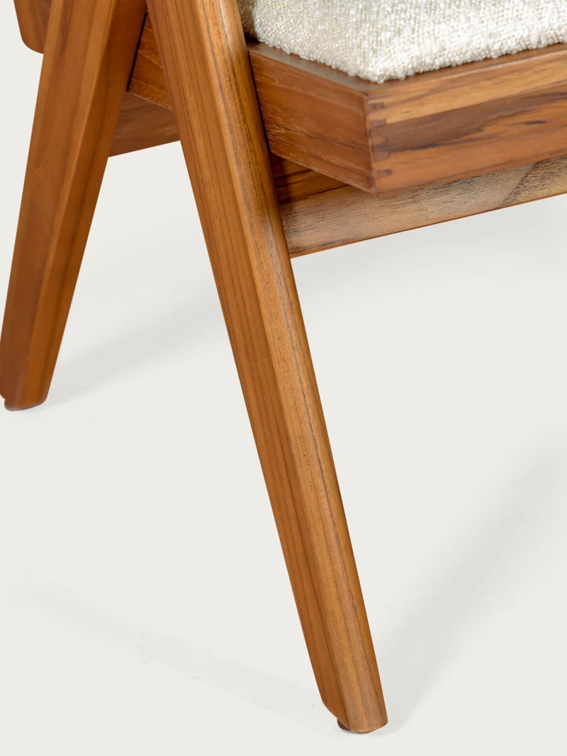 Sillón clásico con reposabrazos en madera de teca y tejido bouclé - Compass FurnMod - 7