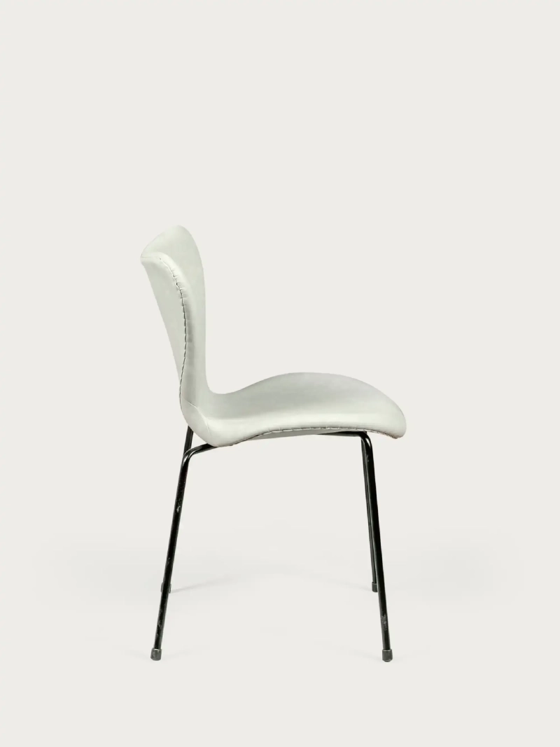 Vintage chair upholstered in worn leatherette - Seven FurnMod - 8