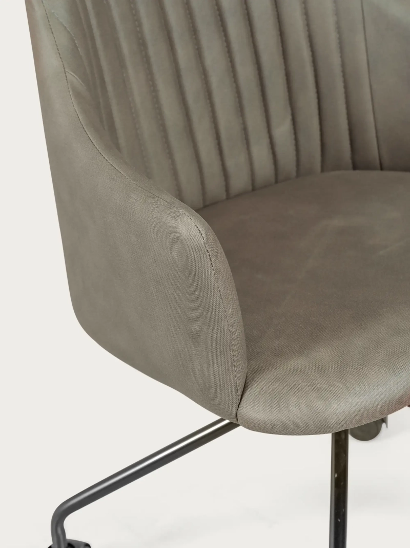Chaise de bureau recouverte d'un tissu vintage - Skyline FurnMod - 1