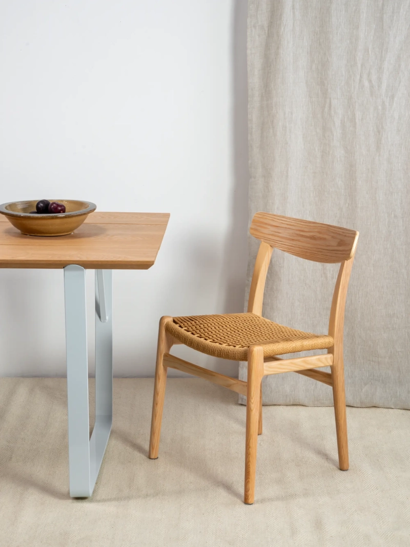 Silla de comedor nórdica en madera de fresno - Liam FurnMod - 1