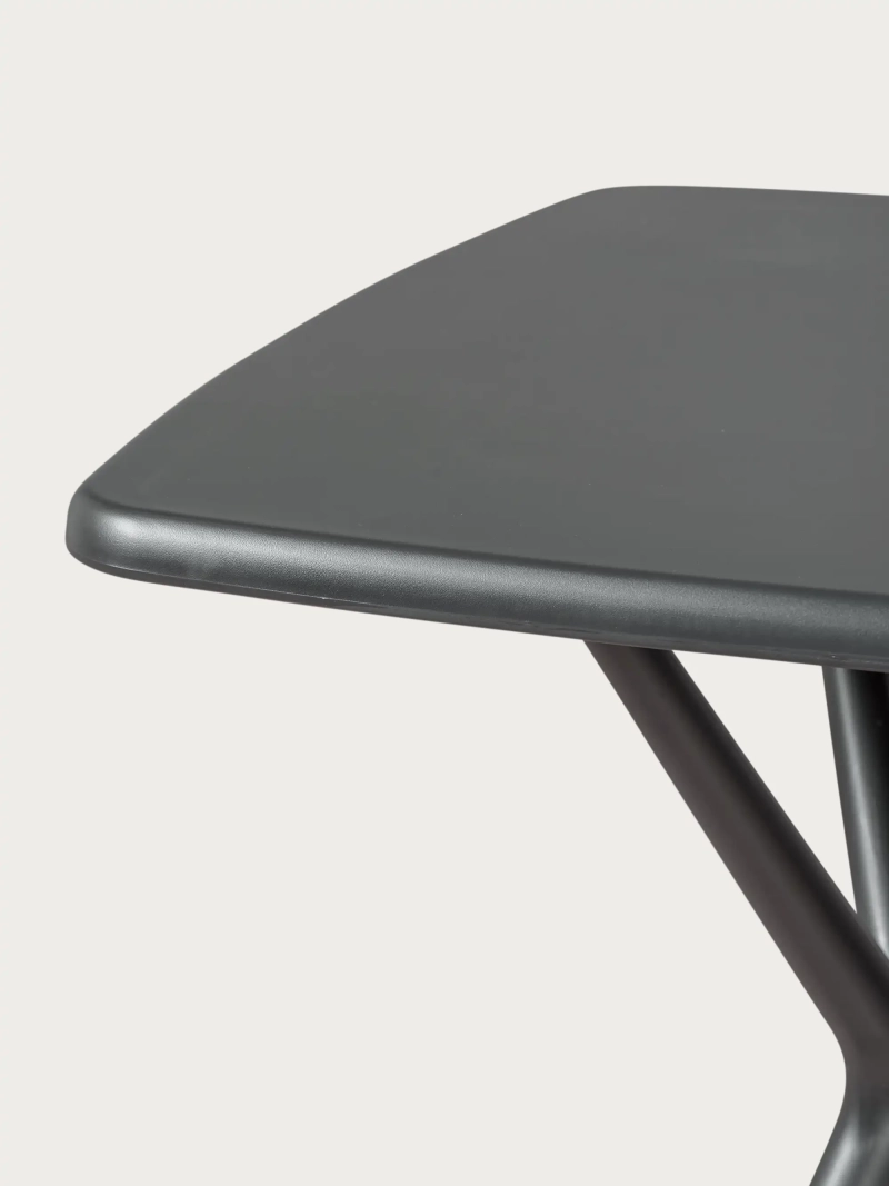 Štvorcový plastový stôl ideálny do exteriéru - Dream FurnMod - 3
