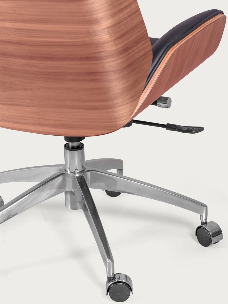 Nordic Silla de oficina de respaldo alto en nogal con piel italiana de plena flor - FurnMod