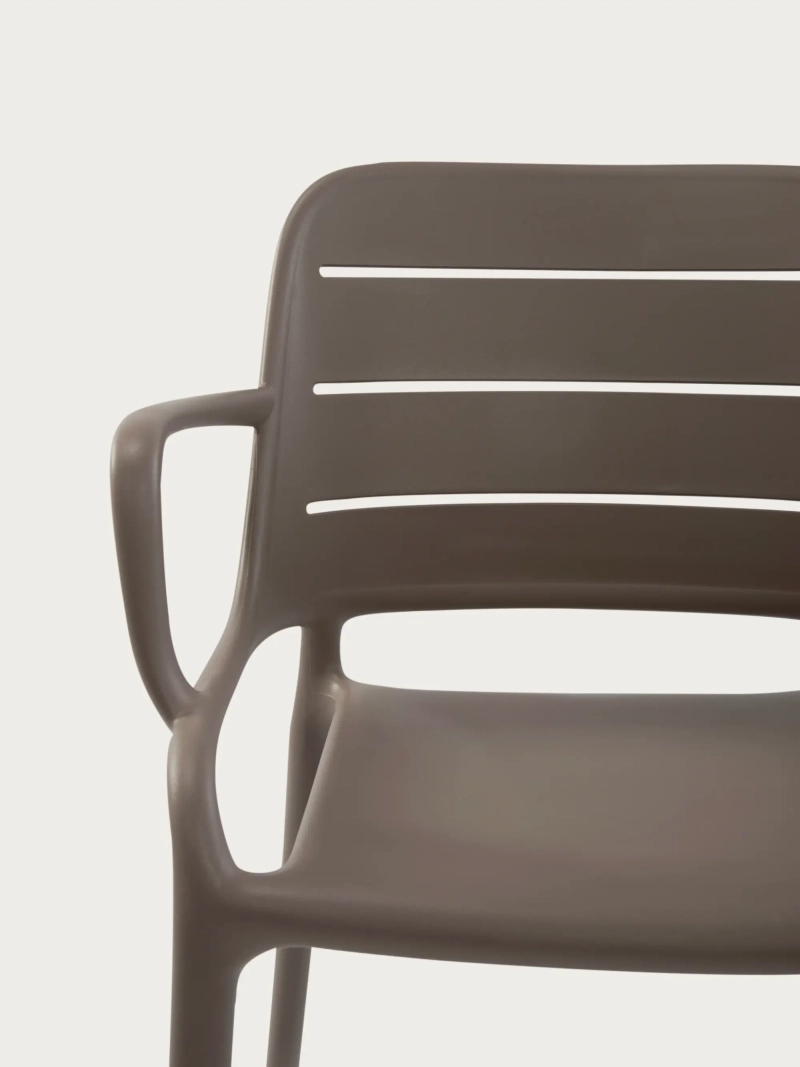 Plaststol med armstöd lämplig för utomhusbruk - Sunset FurnMod - 27
