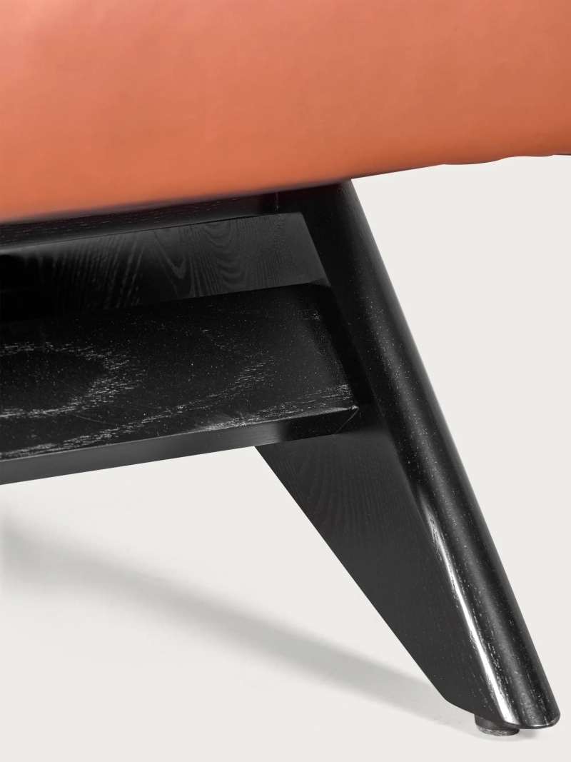 Cadeirão vintage em madeira de freixo e estofo em pele - West FurnMod - 1