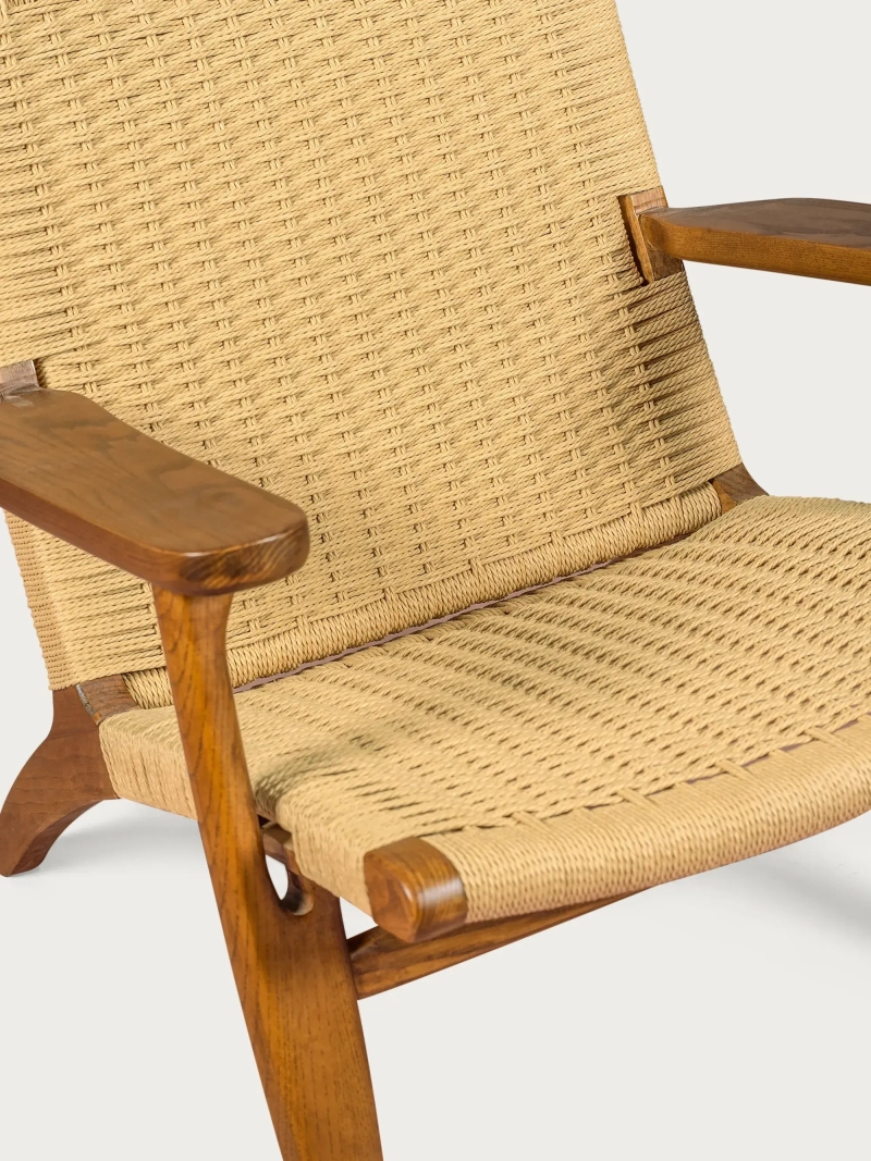 Fauteuil Scandinave avec accoudoirs en noyer - Liam FurnMod - 1