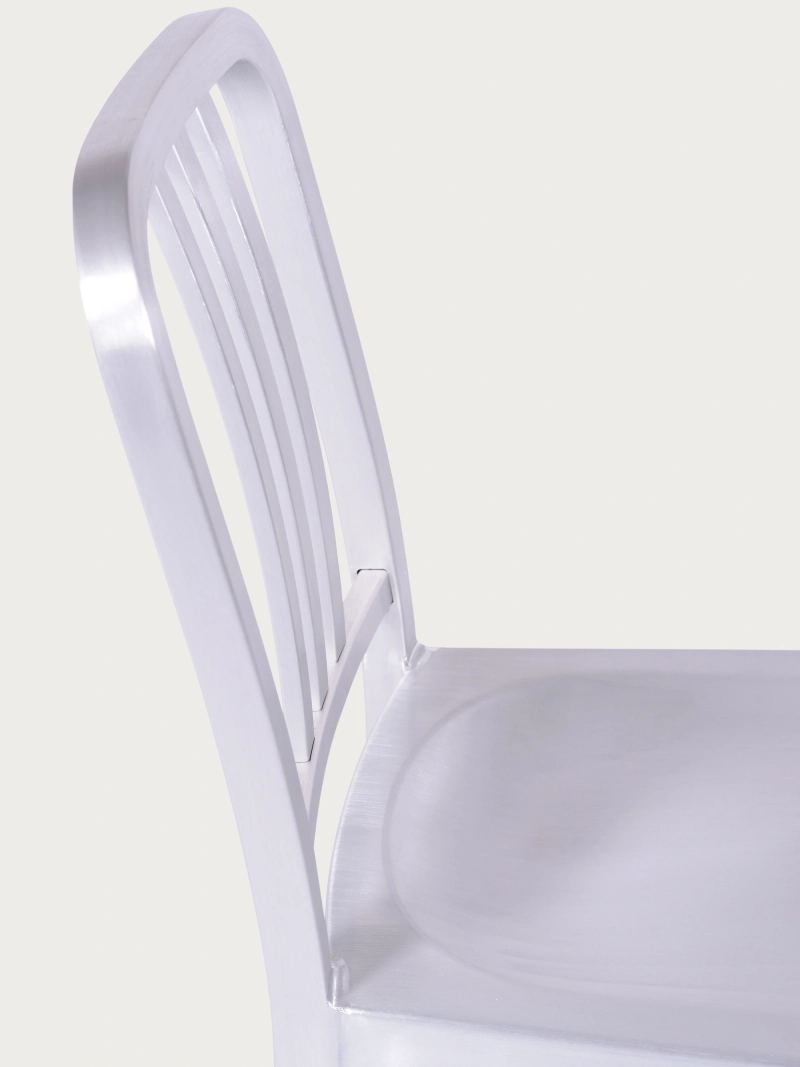 Chaire de design industriel - Navi Army FurnMod - 1