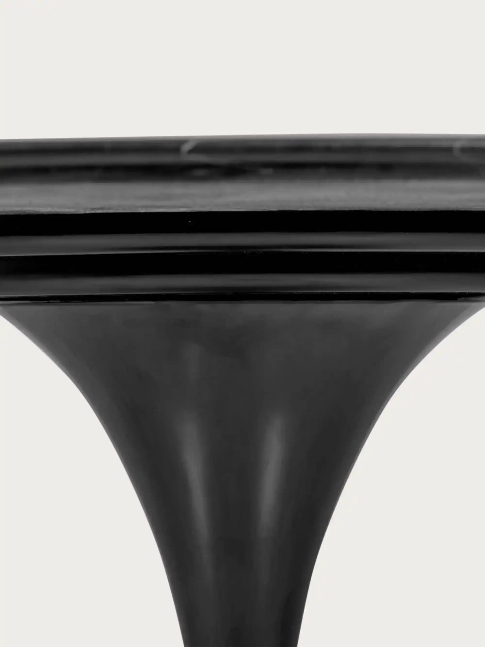 High-end round dining table in Marquina marble (120cm) - Stratus FurnMod - 1