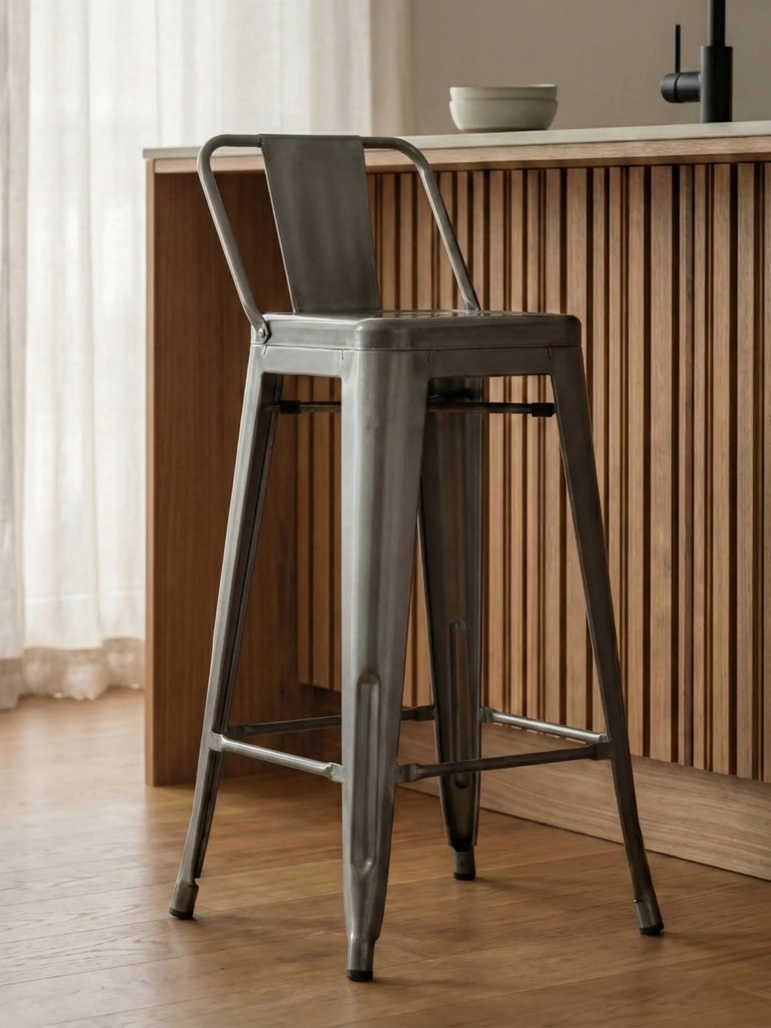 Ipari fémszék alacsony háttámlával (66cm) - Bistro FurnMod - 1