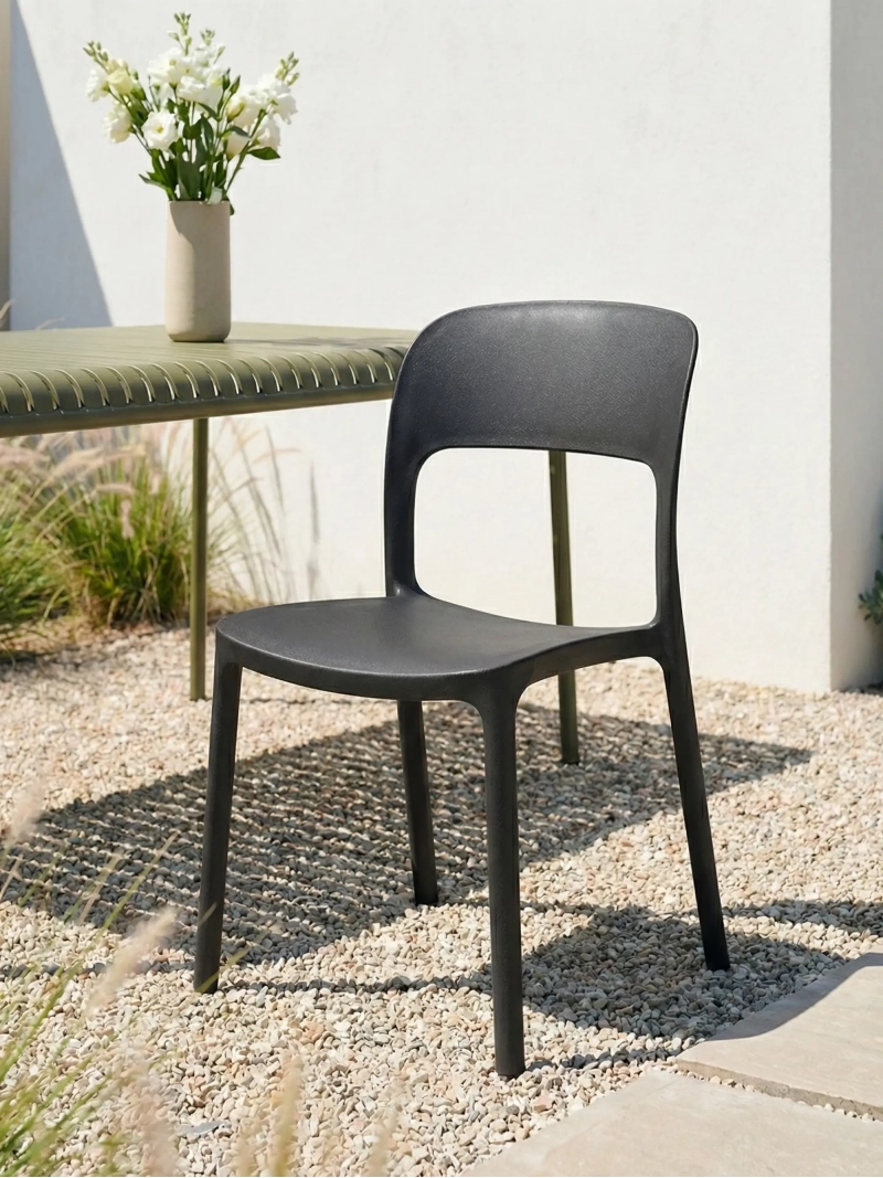 Plastic chair suitable for outdoor use - Pavilon FurnMod - 15
