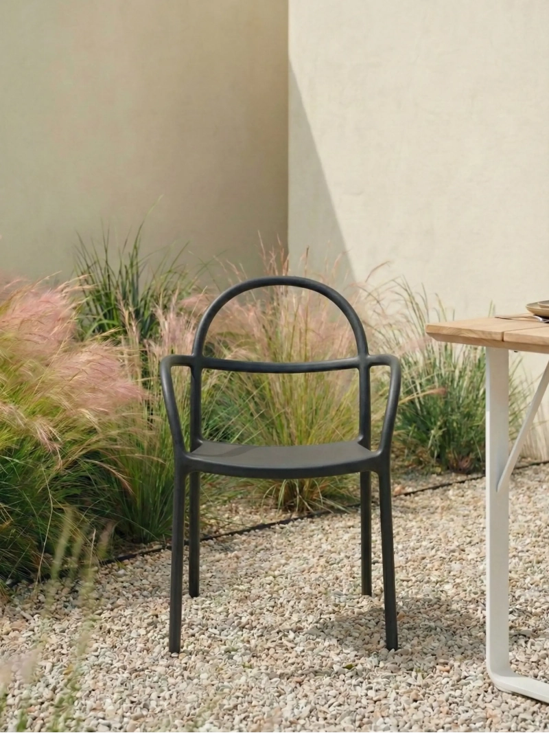 Silla de diseño apilable para interior y exterior - Masters FurnMod - 1