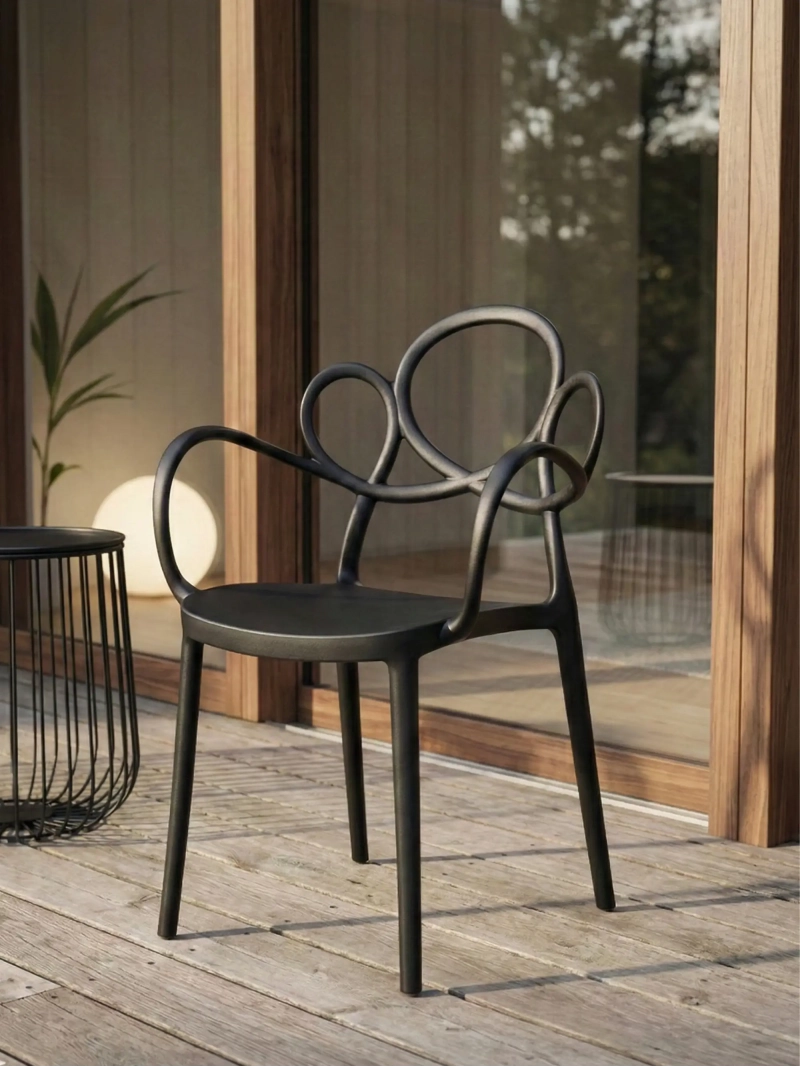 Chaise design avec accoudoirs adaptée à une utilisation en extérieur - Dream FurnMod - 1