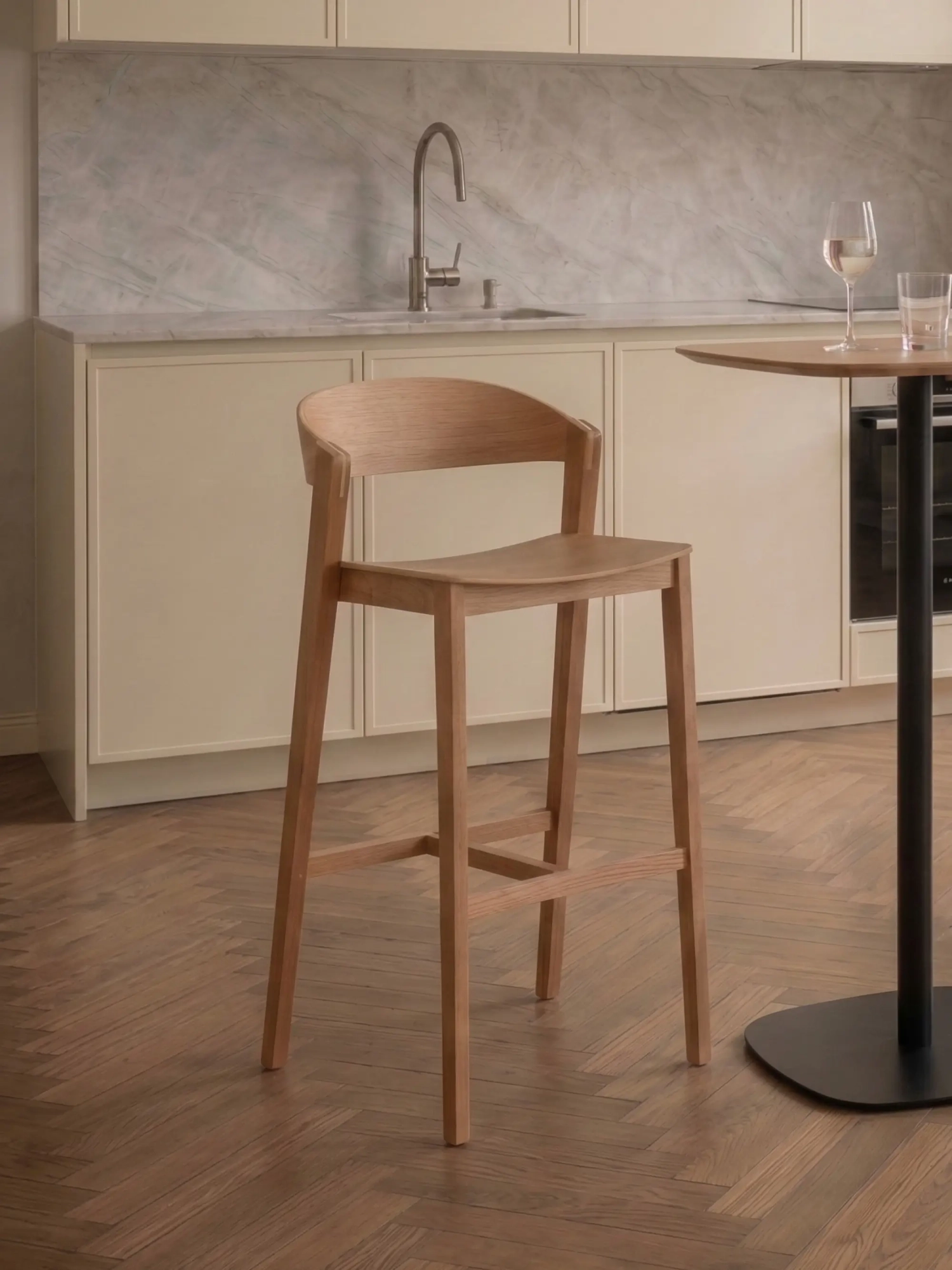 stol Skandinavien hög i ek och valnöt - Soho FurnMod - 1