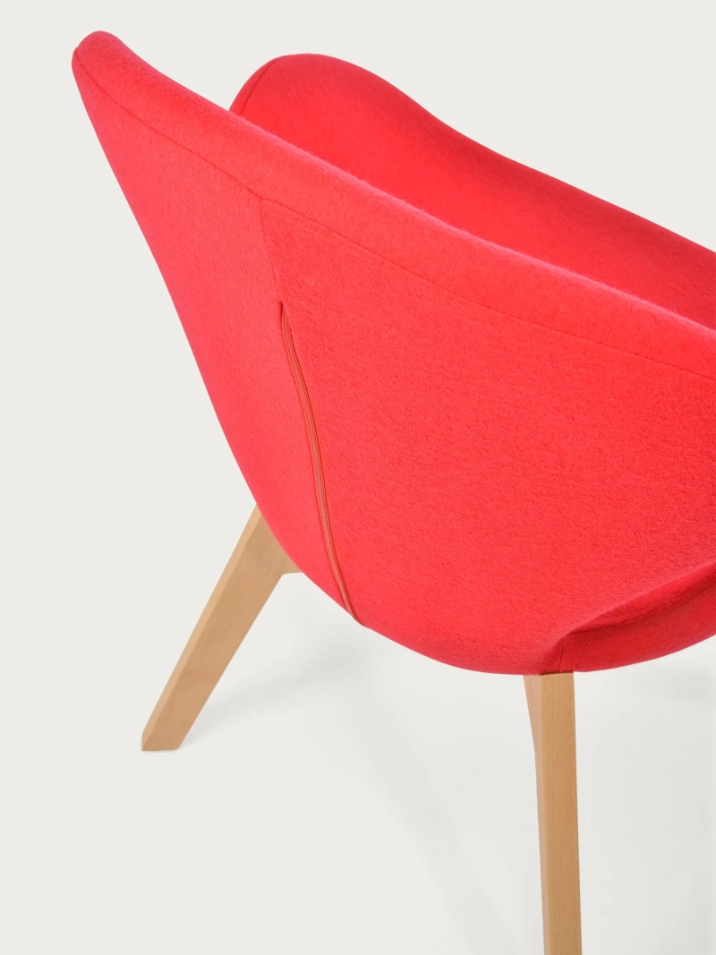 Nordic design fauteuil met essenhouten onderstel - Swart FurnMod - 1