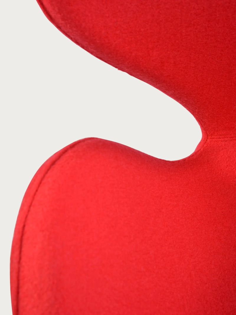Nordic design fauteuil met essenhouten onderstel - Swart FurnMod - 1