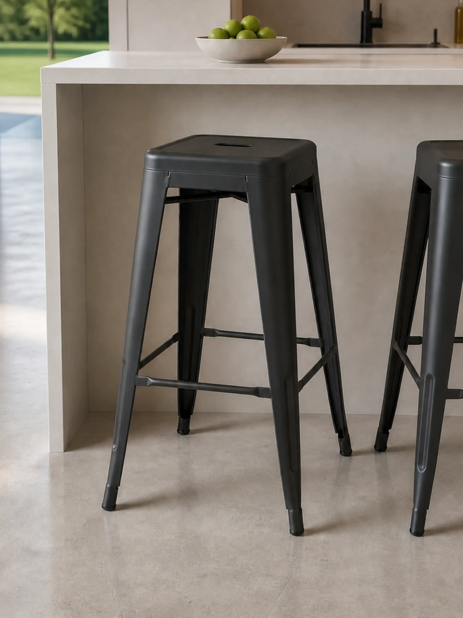sgabello industriale in acciaio 76 cm con poggiapiedi | Bistrò
