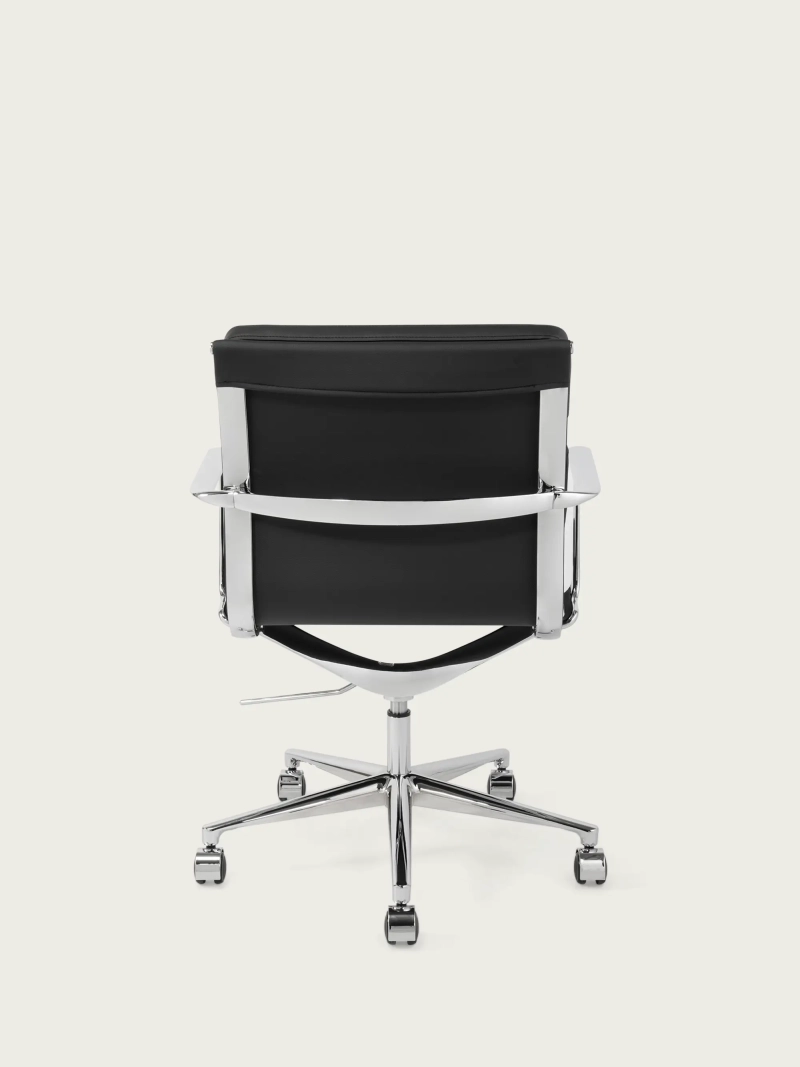 Task premium desk chair - Italian leather and ergonomic design