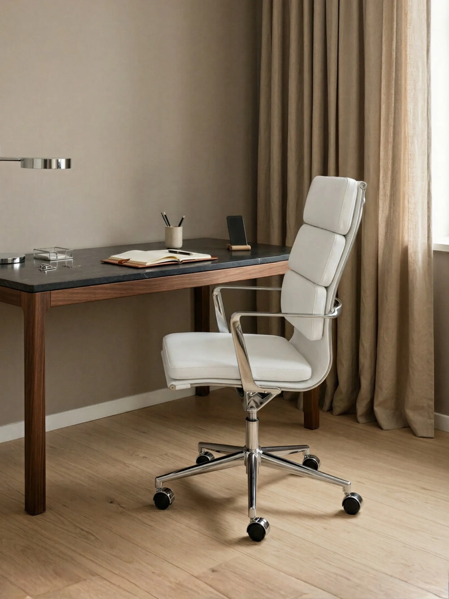 Silla de escritorio Task respaldo alto | Piel italiana y diseño ergonómico