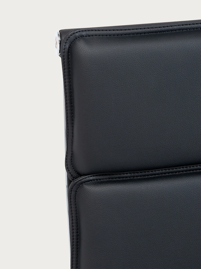 Silla de oficina Studio con respaldo alto, ideal para estudios y oficinas en casa
