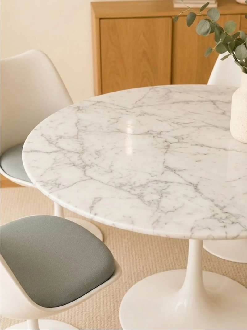 High-end round dining table in Carrara marble (120cm) - Stratus FurnMod - 1