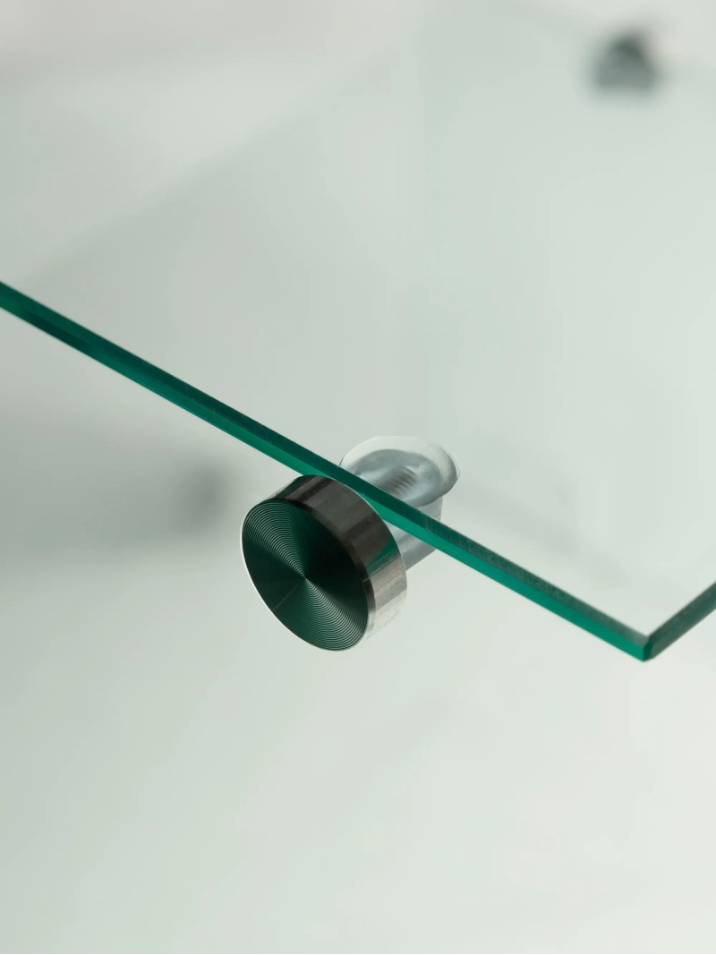 Sidobord med två hyllplan av härdat glas – Ice Furnmod, ex Nest Dream- 4