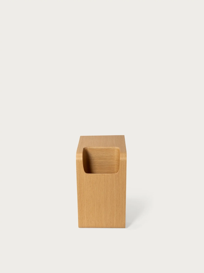 Mesa auxiliar de diseño en madera de fresno - Liam Furnmod, ex Nest Dream- 7